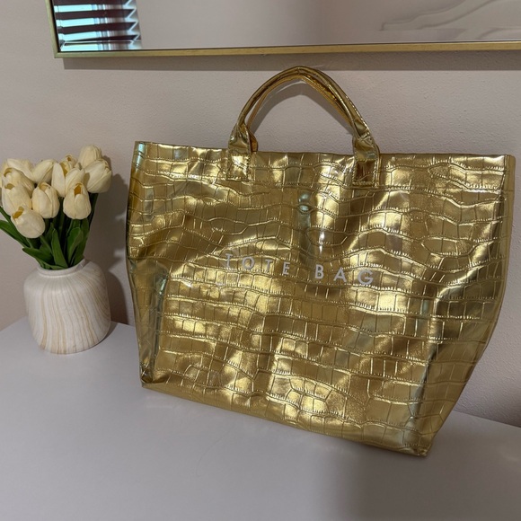 Handbags - Chic Gold Tote Bag